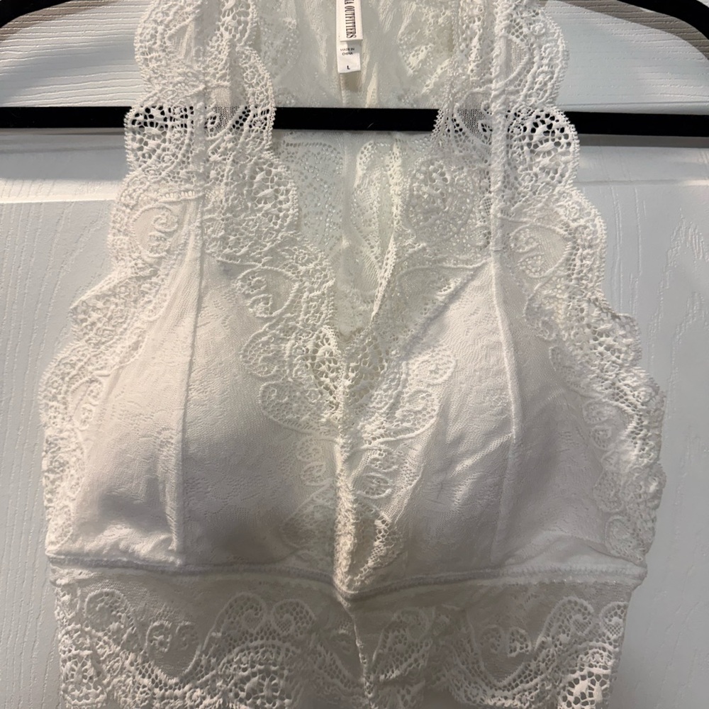Zenana Outfitters White Lace Top